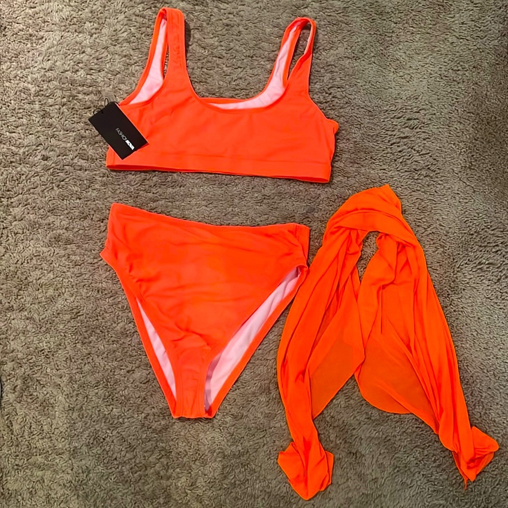 NWT Fashion Nova High Waisted Bikini with Matching Sarong